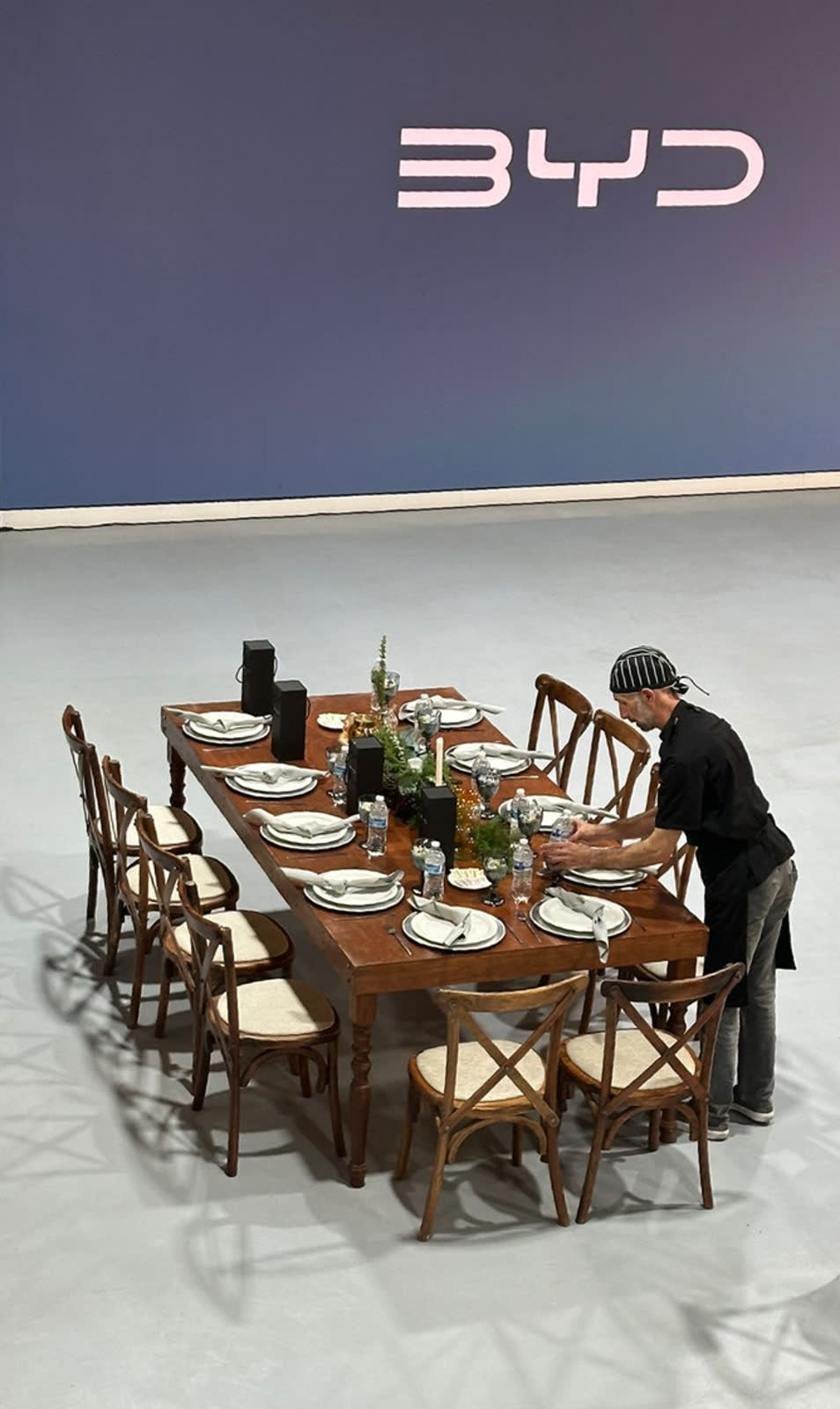 Mesa y mantelería en evento BYD