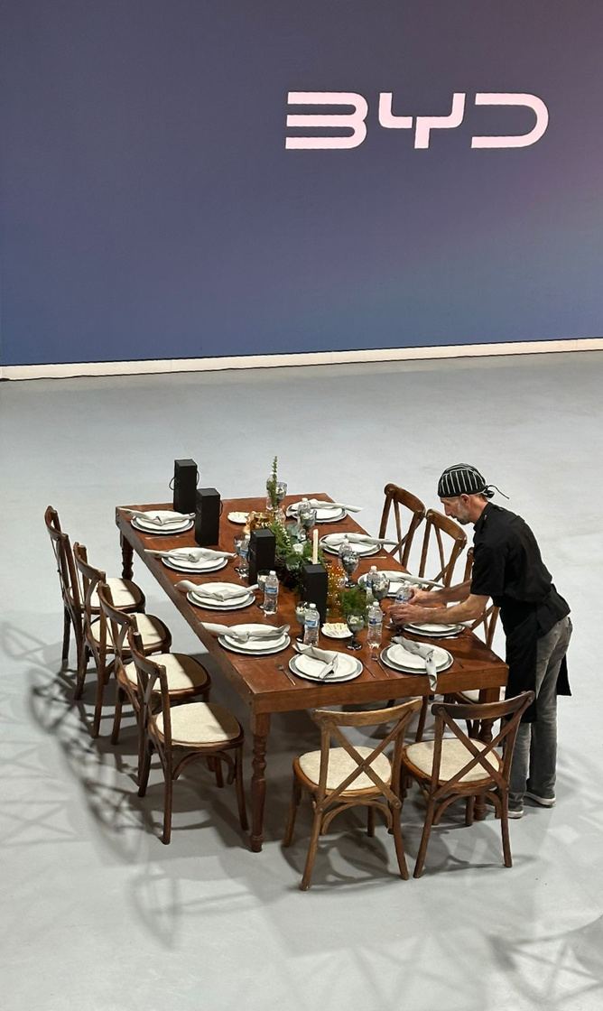 Montaje de mesa corporativa TEMPO